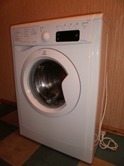 Продам стир машинку INDESIT IWUE 4105