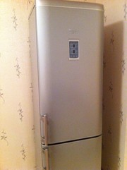 продаю Hotpoint Ariston холодильник с морозильной камерой